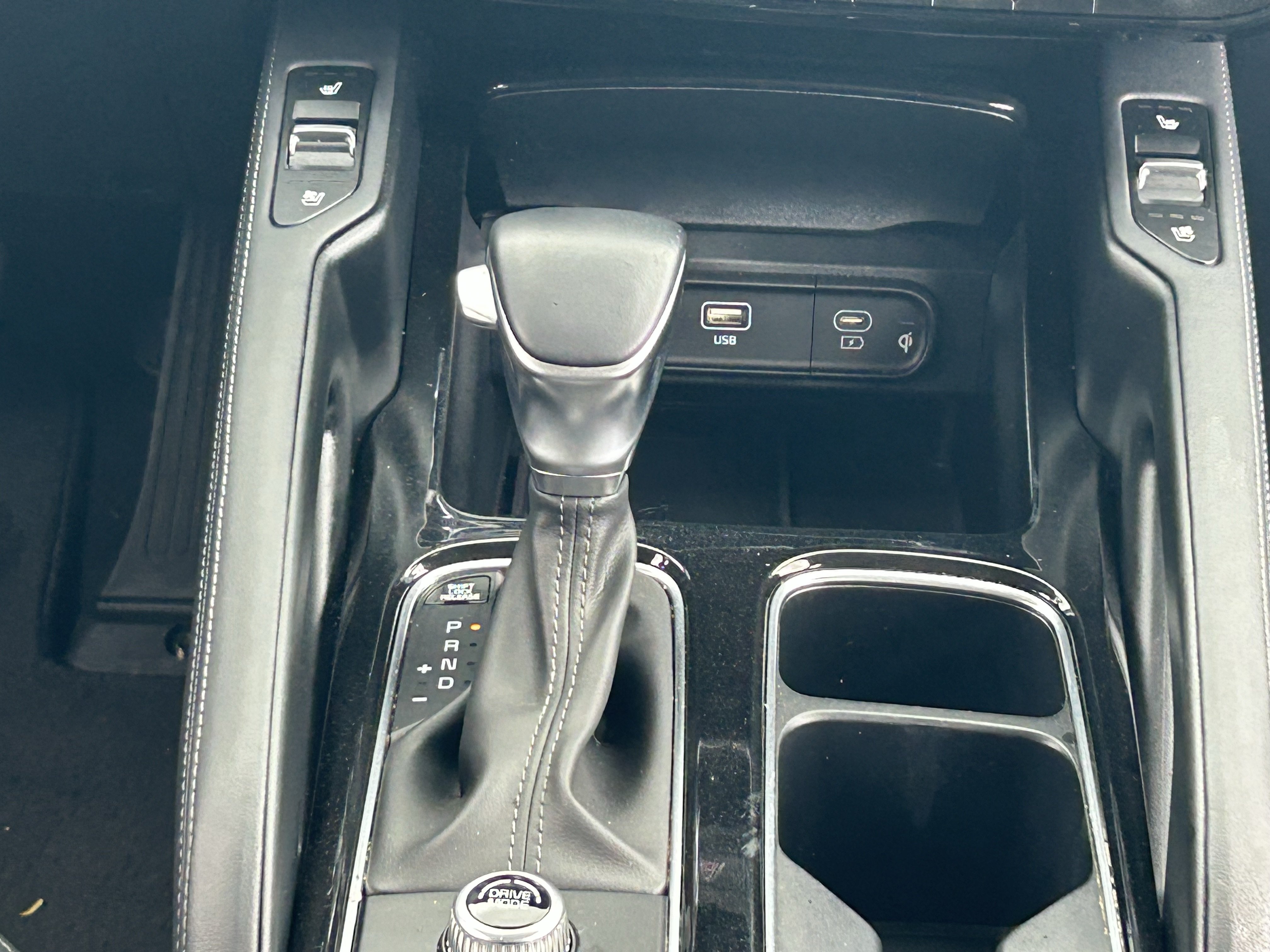 Certified 2023 Kia Telluride EX w/ EX Captain's Chair Package FWD image 22