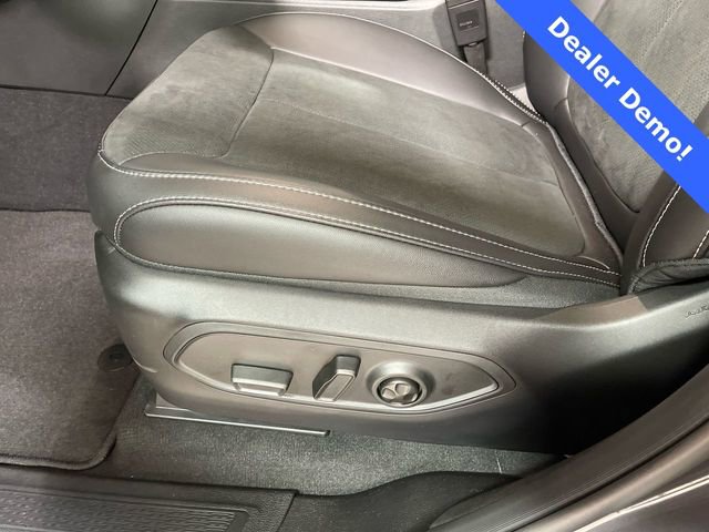 New 2025 Jeep Grand Cherokee L Altitude image 12