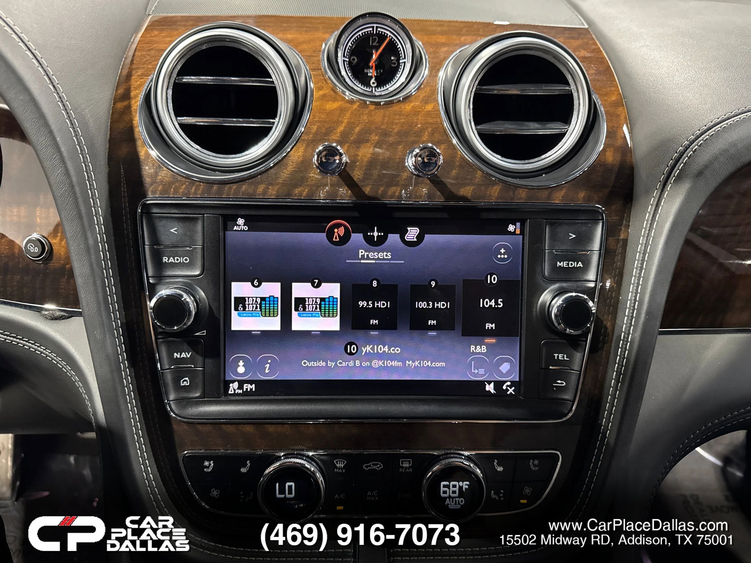 Used 2018 Bentley Bentayga AWD/4WD image 39