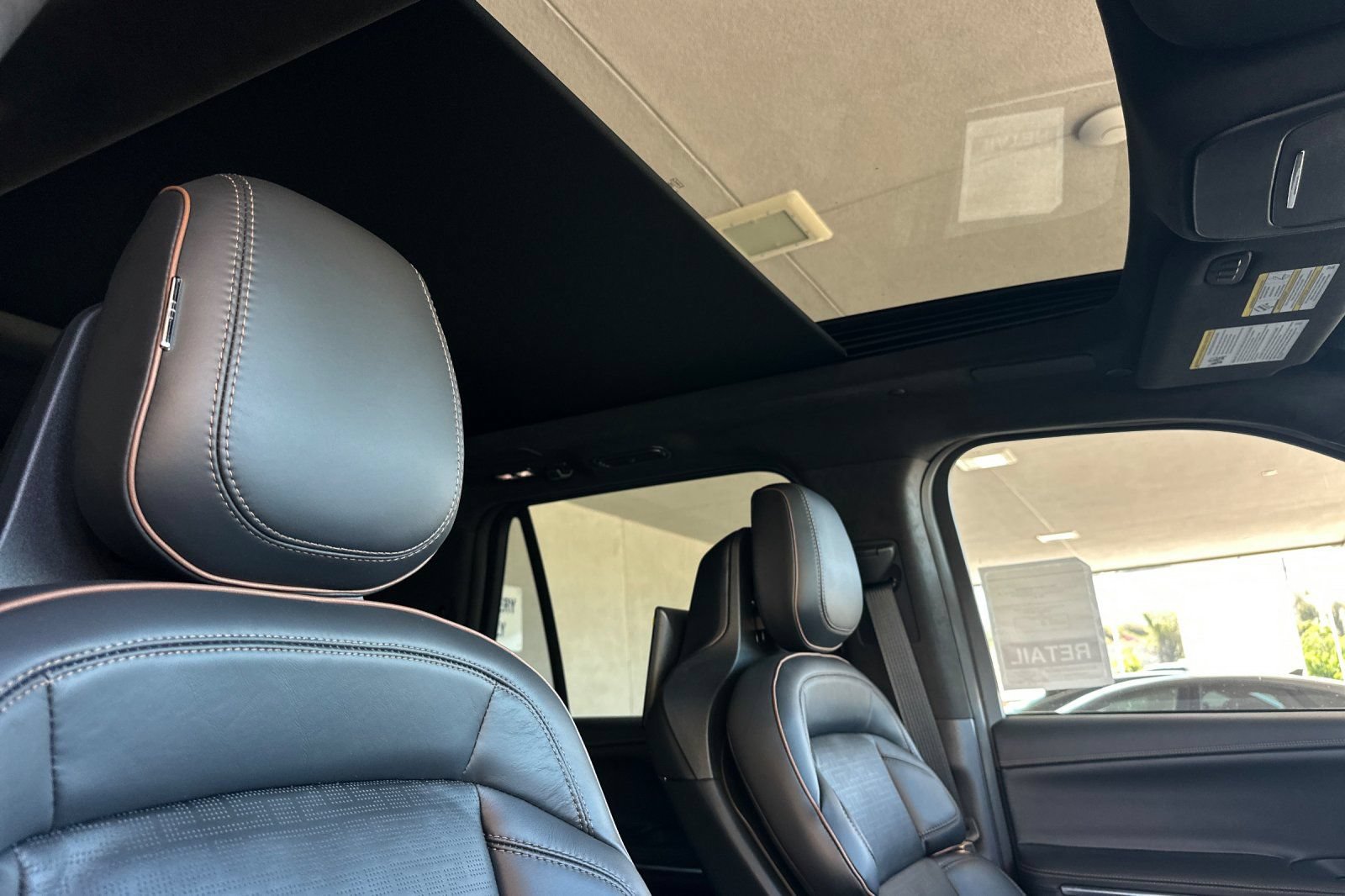 New 2026 Lincoln Navigator L Black Label AWD/4WD image 18