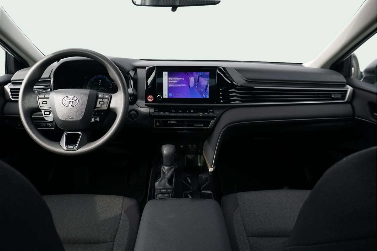 Used 2025 Toyota Camry LE FWD image 17