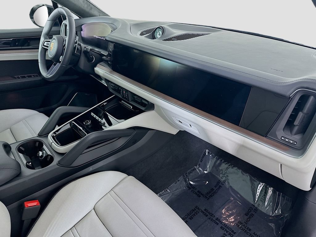 New 2025 Porsche Cayenne GTS image 30