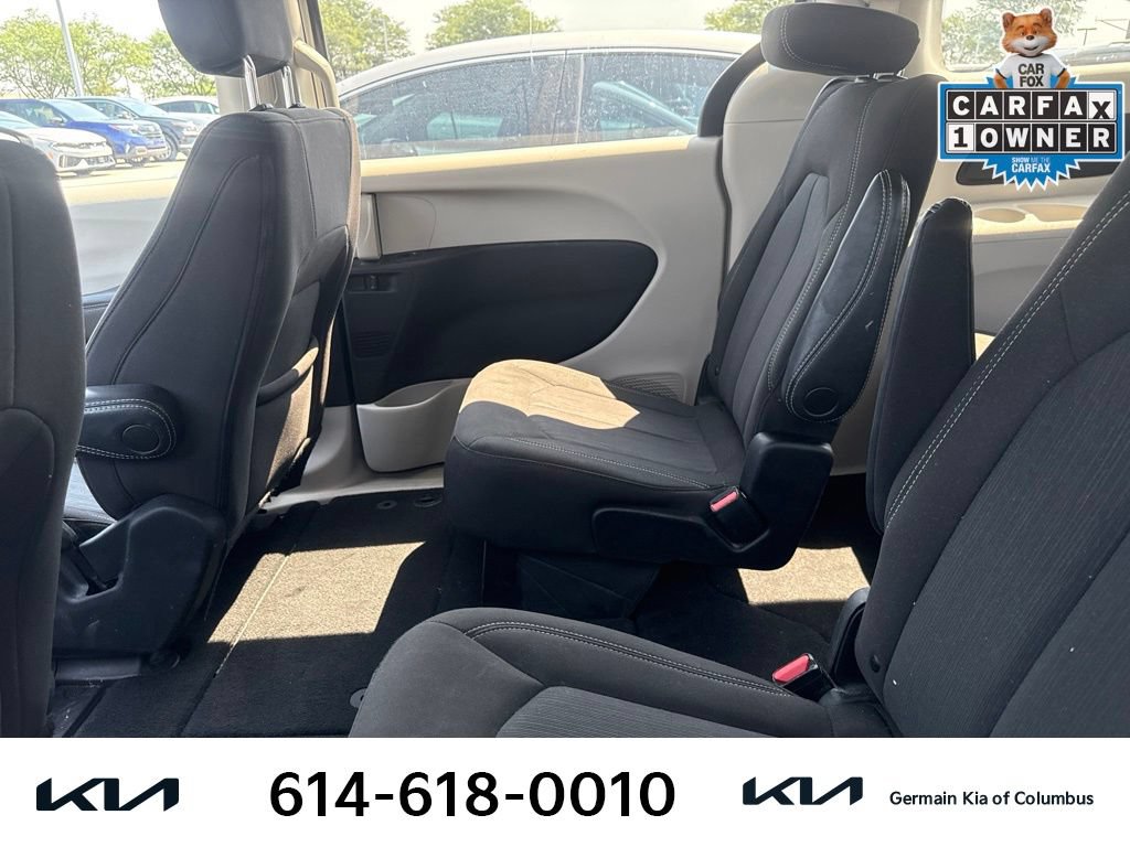 Used 2023 Chrysler Voyager LX FWD image 9