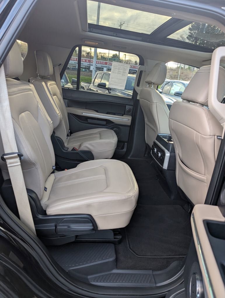 Used 2024 Ford Expedition Limited AWD/4WD image 19