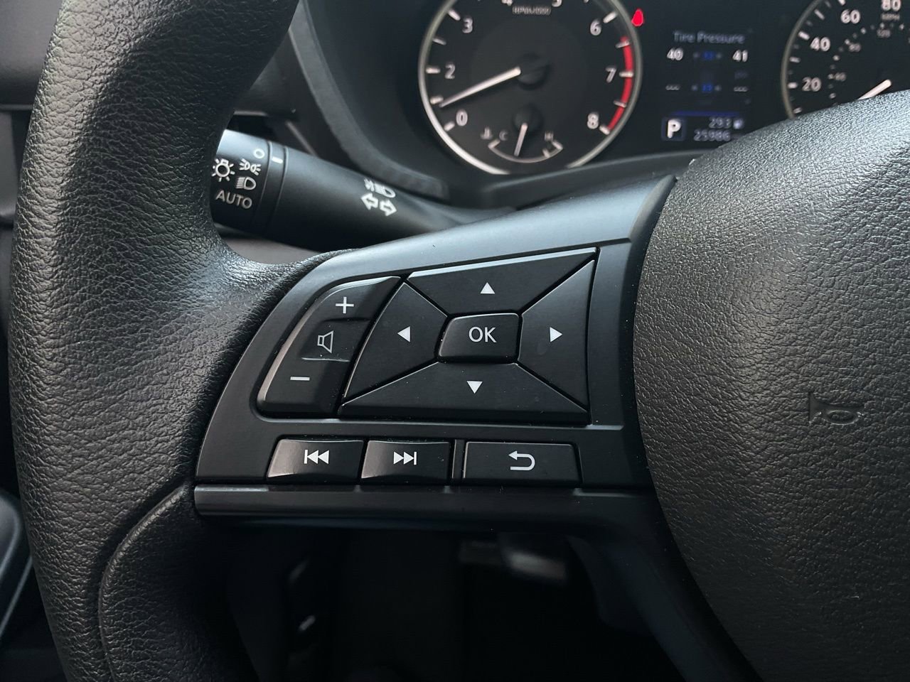 Used 2025 Nissan Sentra S FWD image 28