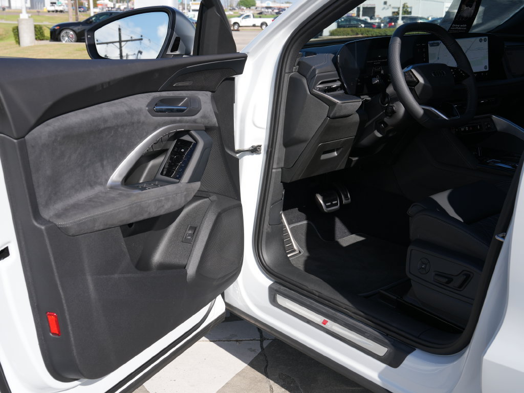 New 2026 Audi SQ5 Prestige AWD/4WD image 16