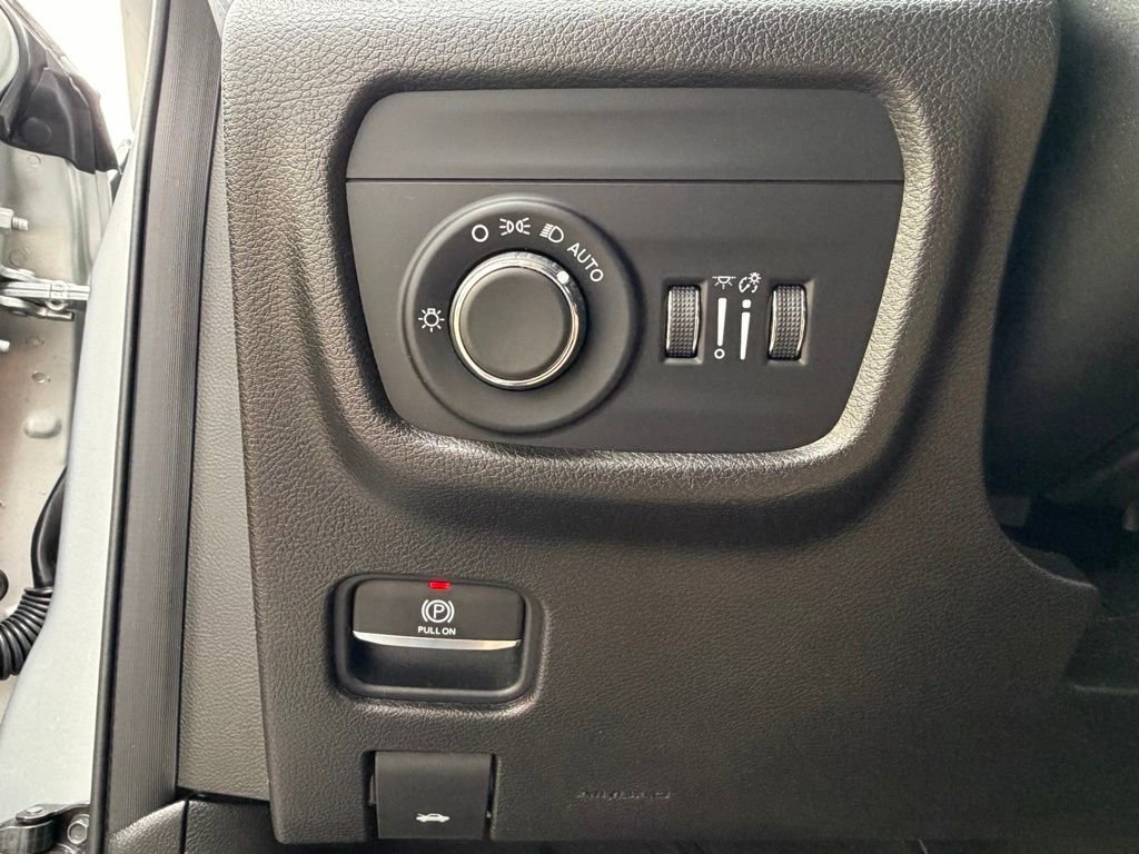 Certified 2021 Jeep Grand Cherokee L Laredo w/ Luxury Tech Group I AWD/4WD image 30