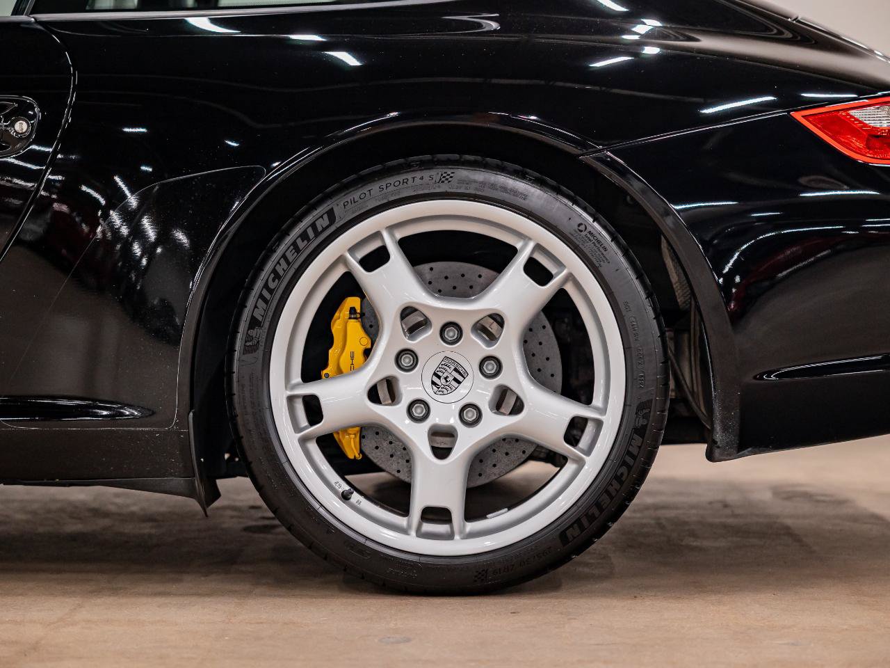 Used 2005 Porsche 911 Carrera S RWD image 26