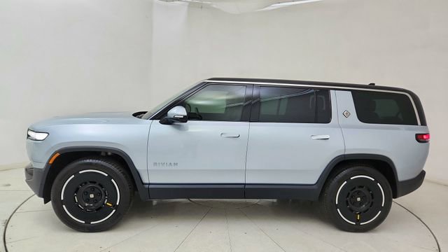 Used 2025 Rivian R1S Adventure image 3