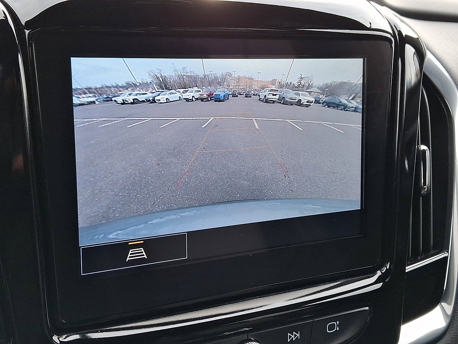 Certified 2023 Chevrolet Traverse LT image 19