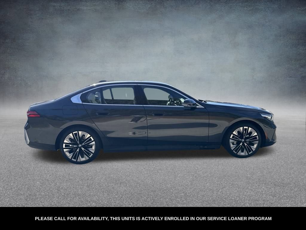 Used 2025 BMW 530i xDrive w/ Premium Package image 7