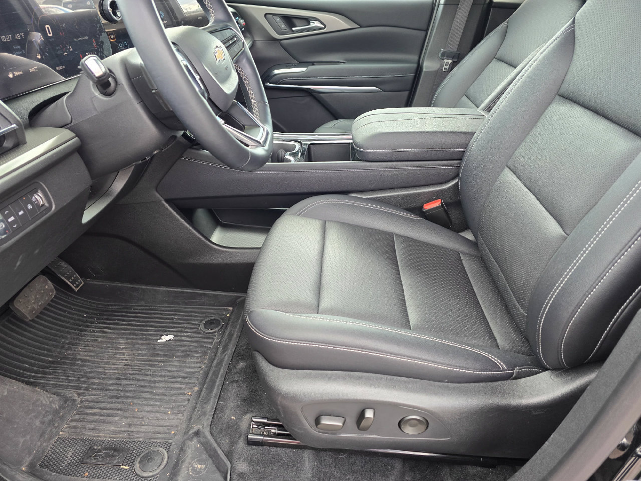 Used 2025 Chevrolet Traverse LT w/ Sun and Wheel Package AWD/4WD image 12
