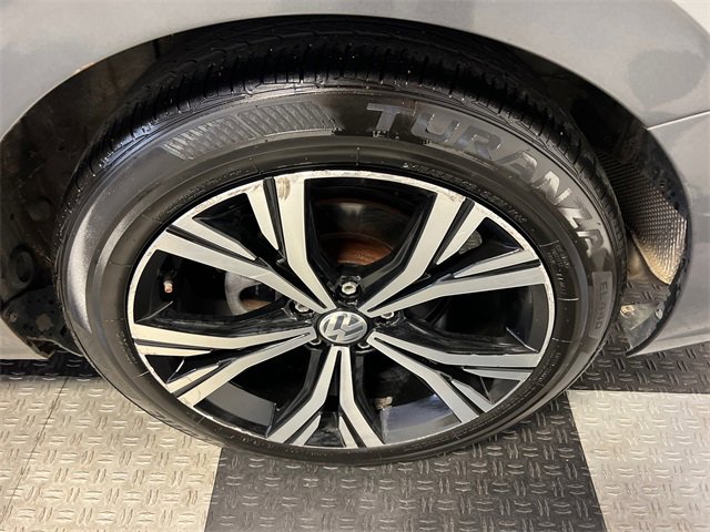 Used 2021 Volkswagen Passat 2.0T SE image 13