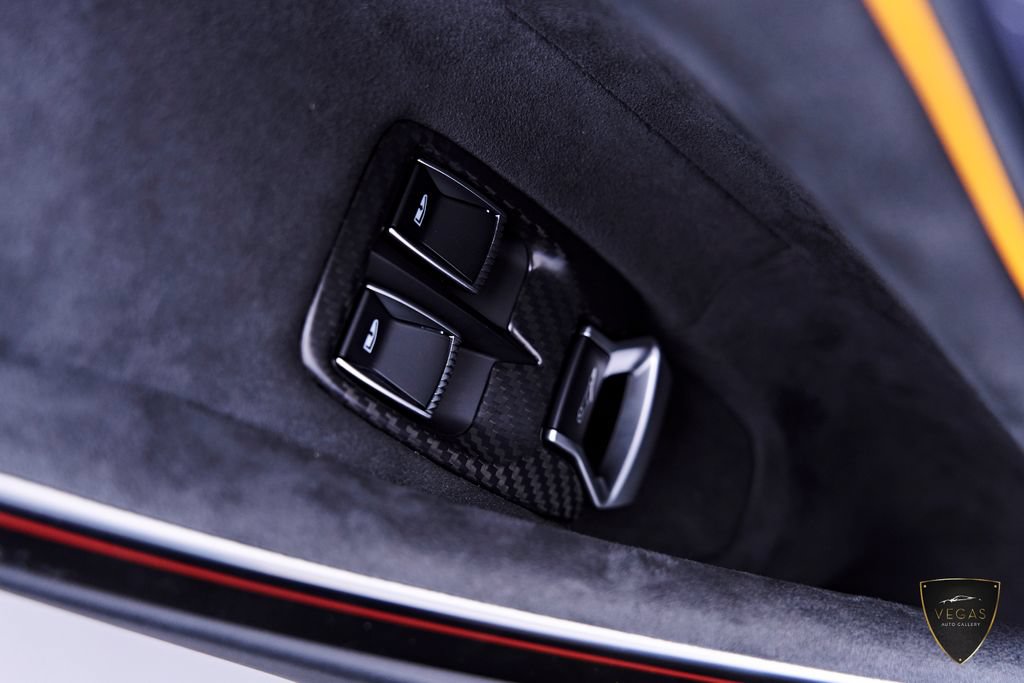 Used 2025 McLaren Artura RWD image 51