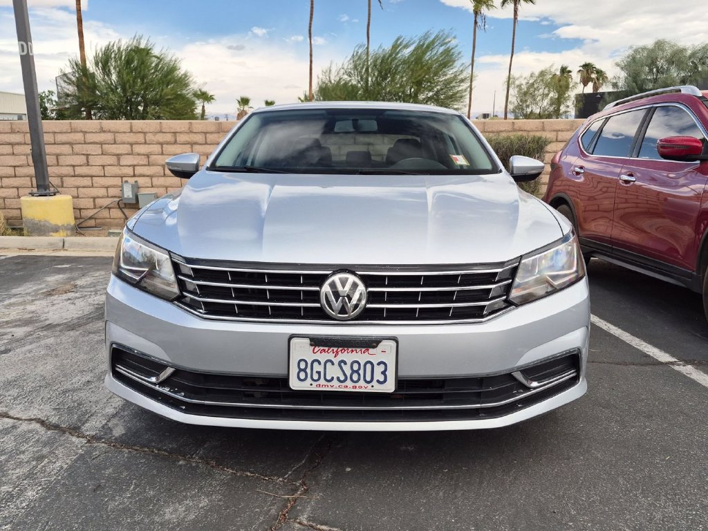 Used 2018 Volkswagen Passat 2.0T S FWD image 4
