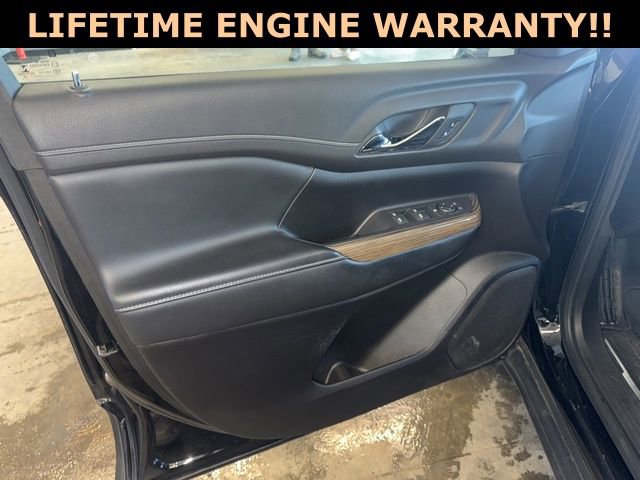 Used 2023 GMC Acadia SLE w/ Driver Convenience Package image 14