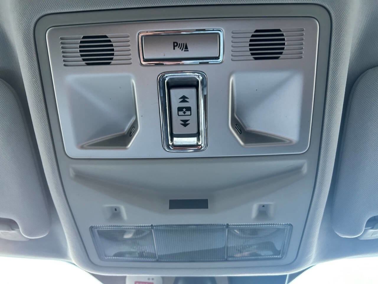 Used 2013 Jaguar XF 3.0 image 25