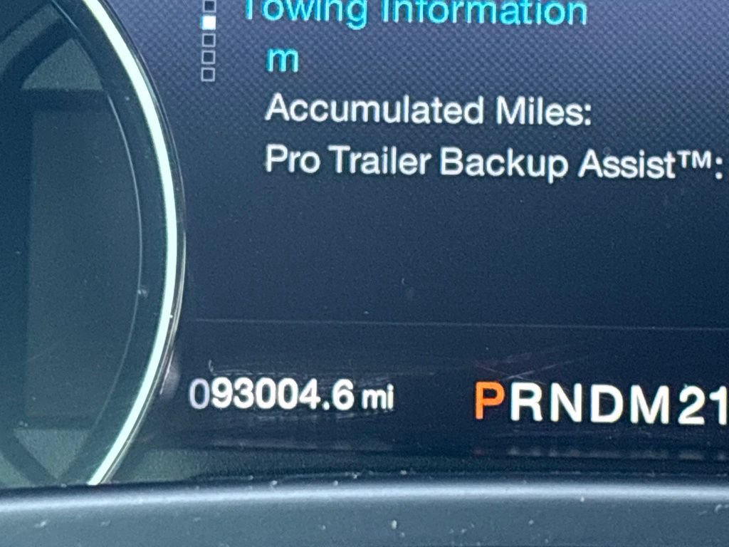 Used 2016 Ford F150 Platinum w/ Equipment Group 701A Luxury AWD/4WD image 25
