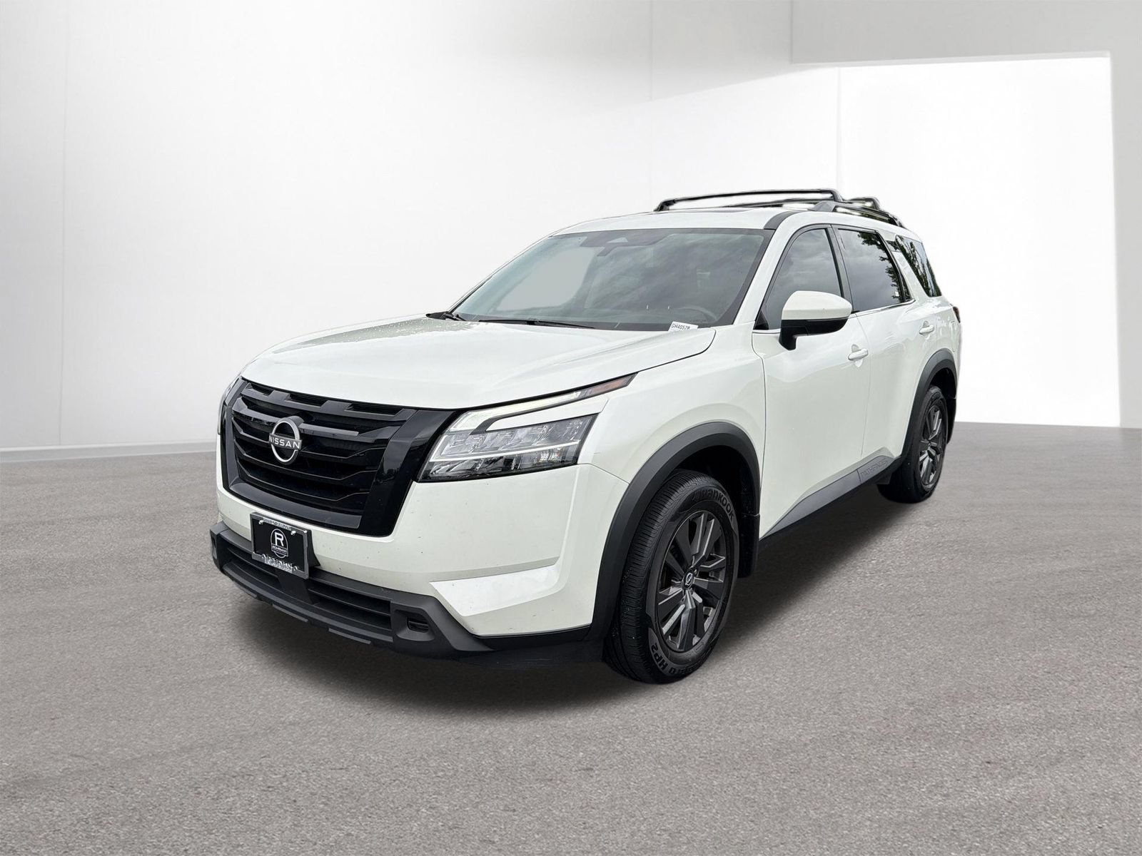 Used 2022 Nissan Pathfinder SV w/ SV Premium Package AWD/4WD image 4