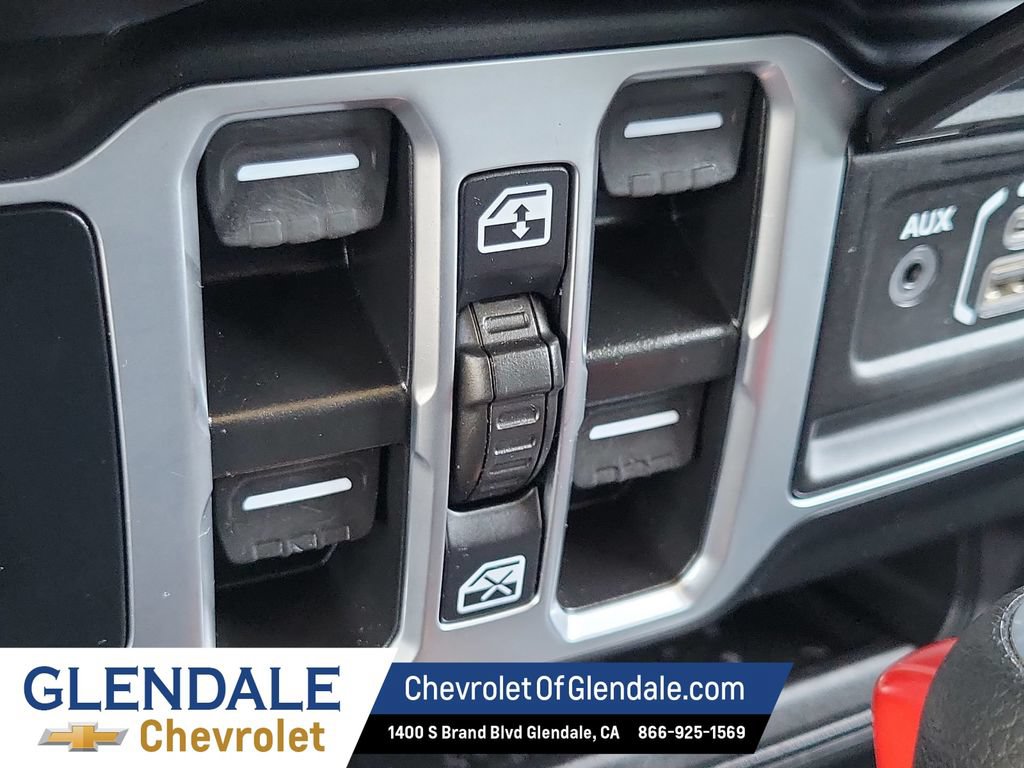 Used 2025 Jeep Wrangler Unlimited Sahara AWD/4WD image 30