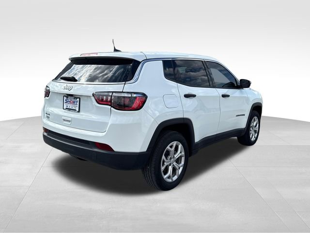 Used 2024 Jeep Compass Sport image 5