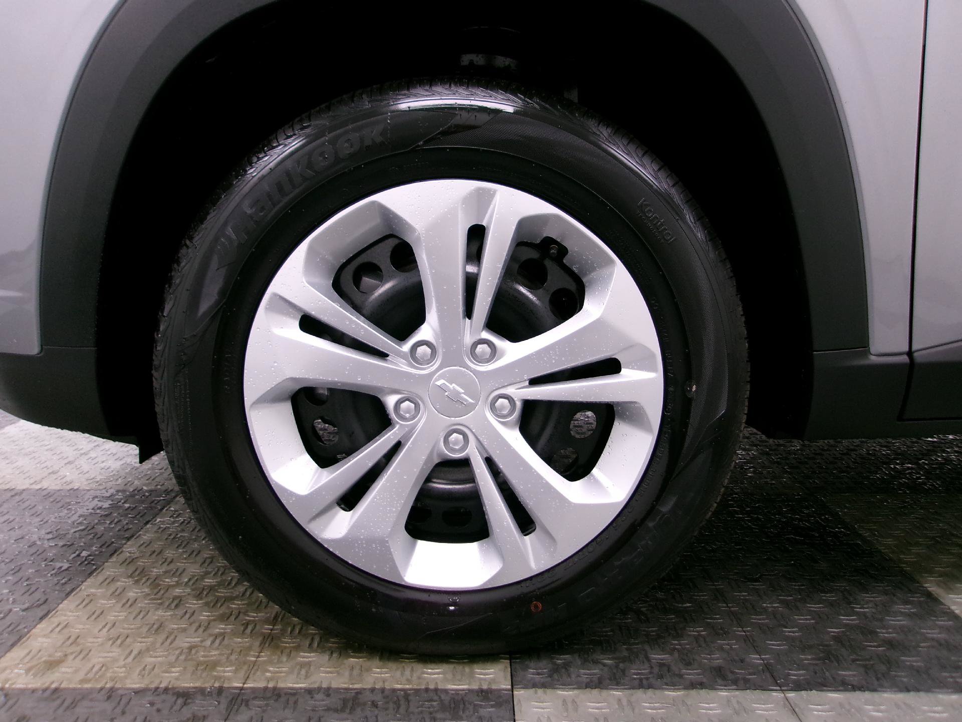 New 2026 Chevrolet Trax LS FWD image 16