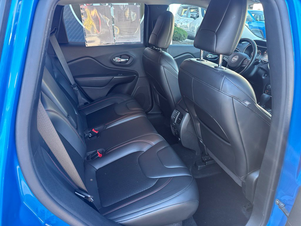 Used 2020 Jeep Cherokee Trailhawk w/ Cold Weather Group AWD/4WD image 57