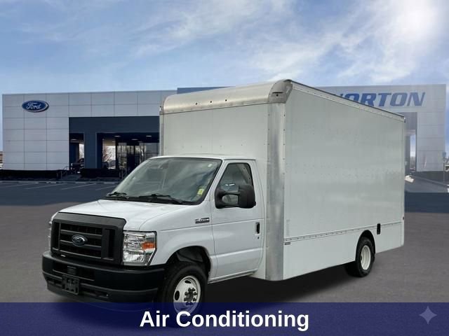 Used 2024 Ford E-450 and Econoline 450 Super Duty w/ Driver's Safety Package RWD image 9
