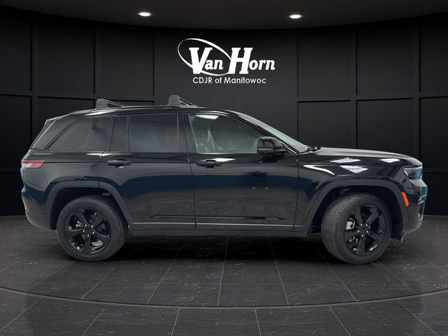 Used 2023 Jeep Grand Cherokee Limited w/ Luxury Tech Group II AWD/4WD image 8