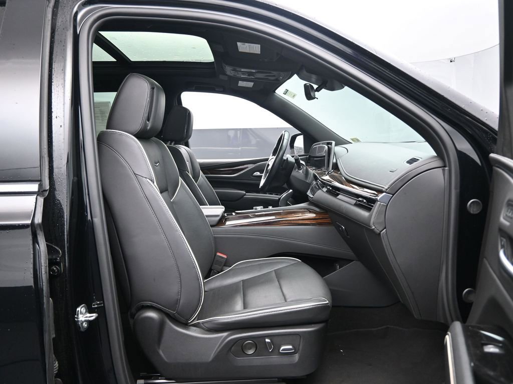 Used 2023 Cadillac Escalade ESV Premium Luxury image 33