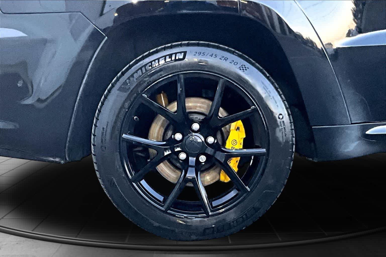 Used 2018 Jeep Grand Cherokee Trackhawk AWD/4WD image 36