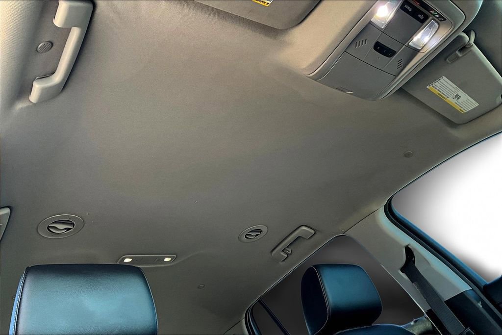 Used 2019 GMC Acadia SLT image 17