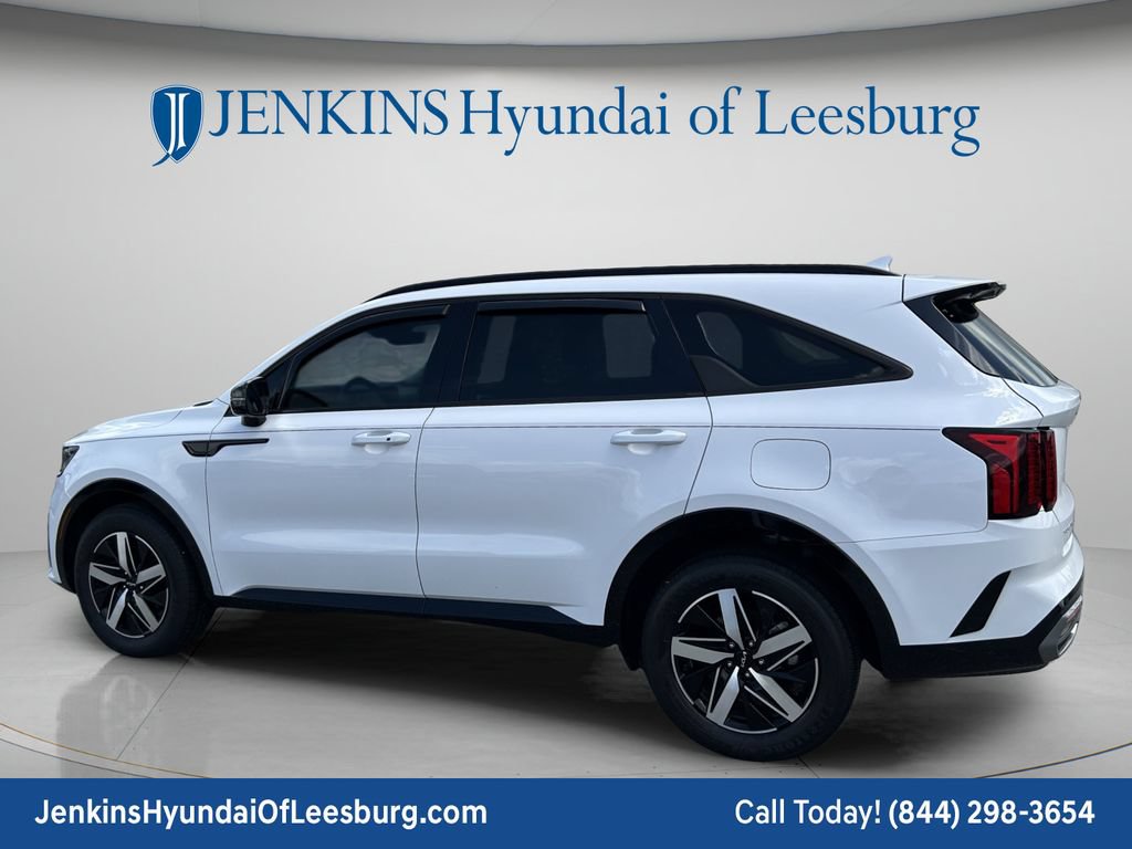 Used 2023 Kia Sorento EX w/ Panoramic Sunroof Package FWD image 8