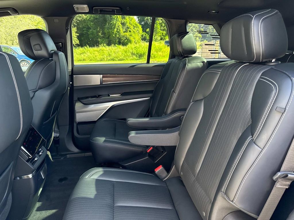 New 2026 Cadillac Vistiq Sport w/ LPO, Floor Liner Package image 14