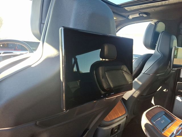 New 2025 Lincoln Navigator L Black Label AWD/4WD image 6
