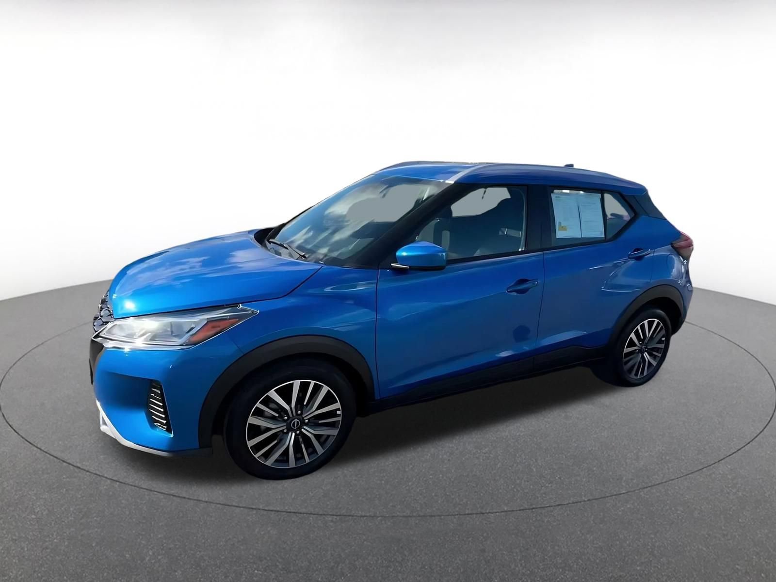 Used 2024 Nissan Kicks SV FWD image 7