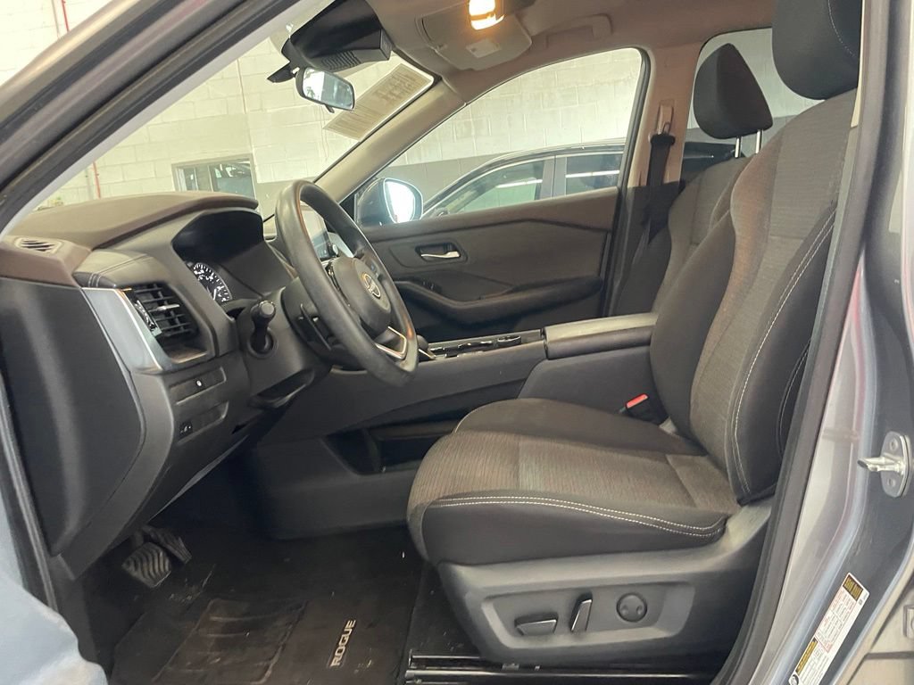 Used 2022 Nissan Rogue SV AWD/4WD image 10
