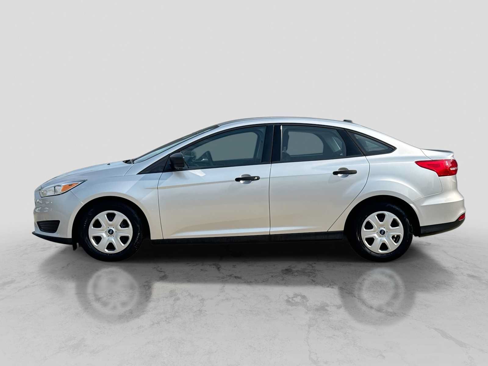 Used 2018 Ford Focus S FWD image 3