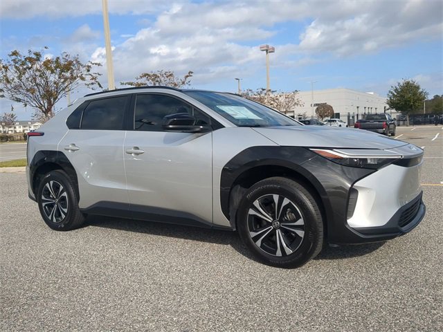 Used 2025 Toyota bZ4X XLE image 2