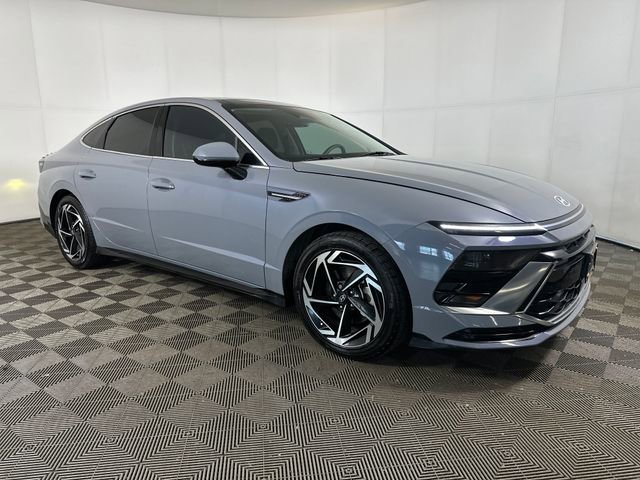 Used 2024 Hyundai Sonata SEL w/ Convenience Package FWD image 2