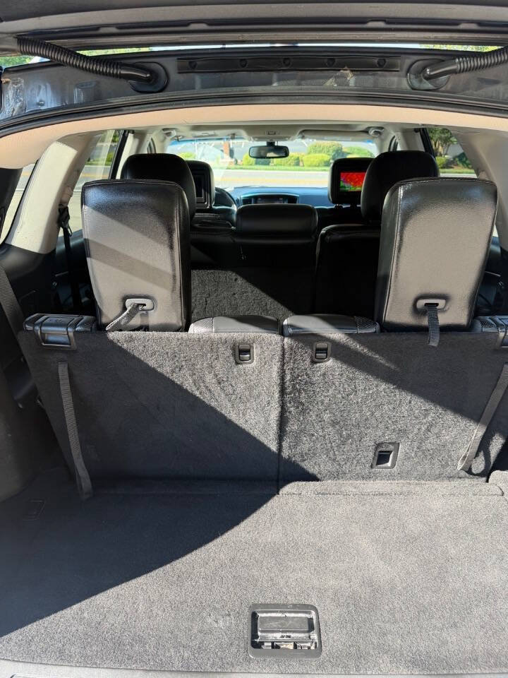Used 2015 Nissan Pathfinder Platinum w/ Family Entertainment Package FWD image 9