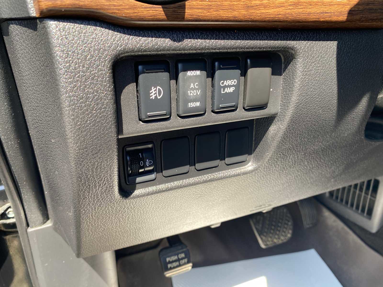 Used 2018 Nissan Titan Platinum Reserve w/ Platinum Utility Package AWD/4WD image 19