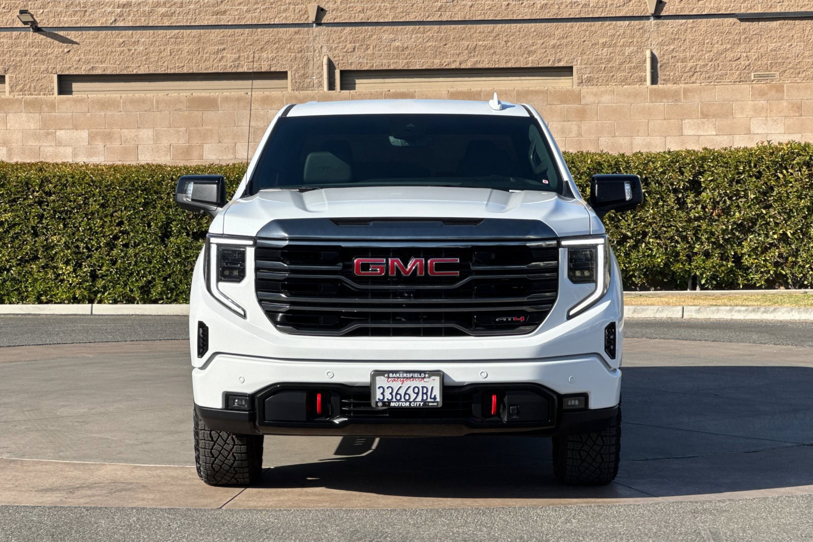 Certified 2024 GMC Sierra 1500 AT4 w/ Technology Package AWD/4WD image 9