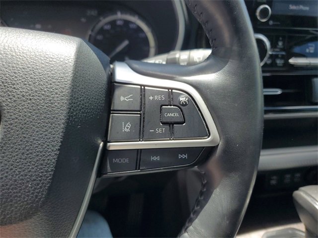Used 2022 Toyota Highlander Limited image 19