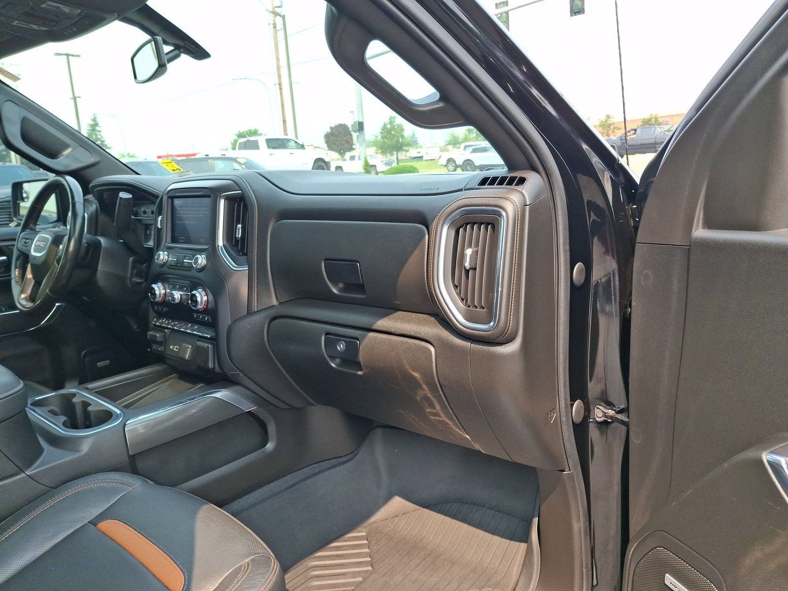 Used 2021 GMC Sierra 1500 AT4 w/ AT4 Preferred Package AWD/4WD image 22