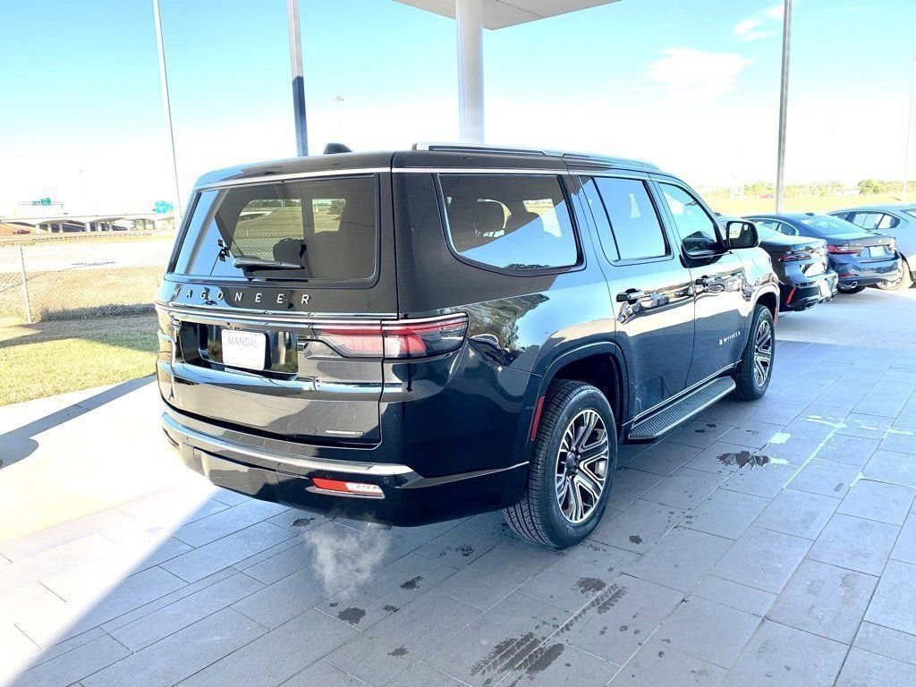 Used 2024 Jeep Wagoneer Series II w/ Flexible Seating Group AWD/4WD image 6