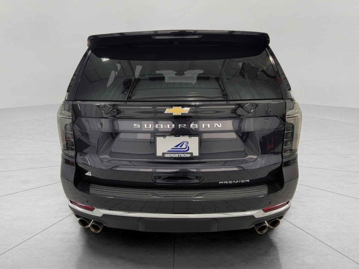 Used 2025 Chevrolet Suburban Premier AWD/4WD image 26