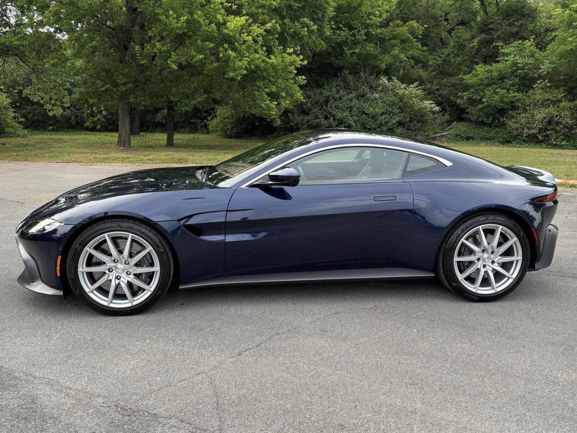 Used 2020 Aston Martin V8 Vantage Coupe RWD image 7