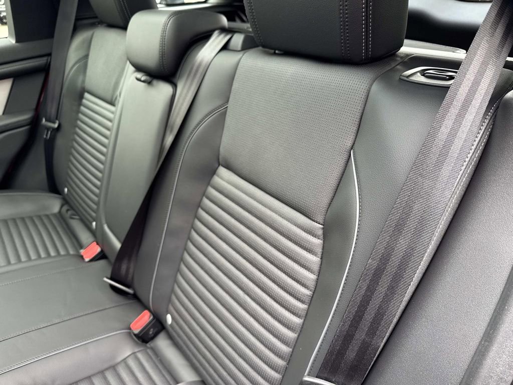 New 2026 Land Rover Discovery Sport Landmark image 14