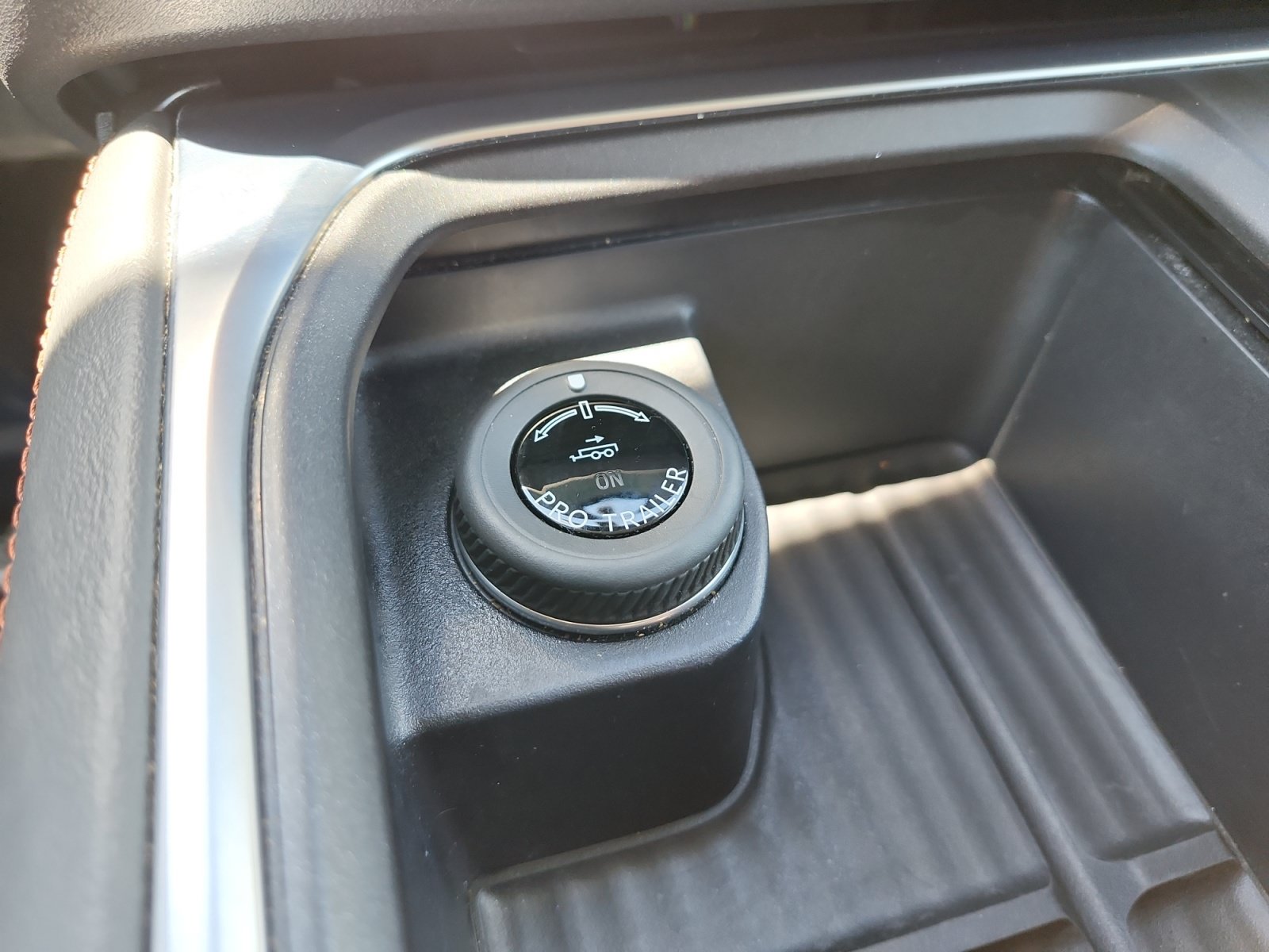 Used 2025 Ford Expedition Active RWD image 25
